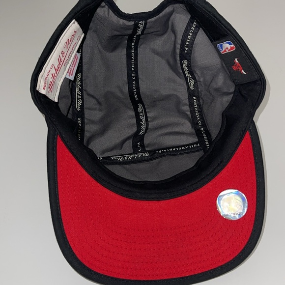 Mitchell & Ness Chicago Bulls Basketball Hat - Picture 5 of 5